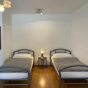 apt-duesseldorf-1995.topcolognehotels.com/